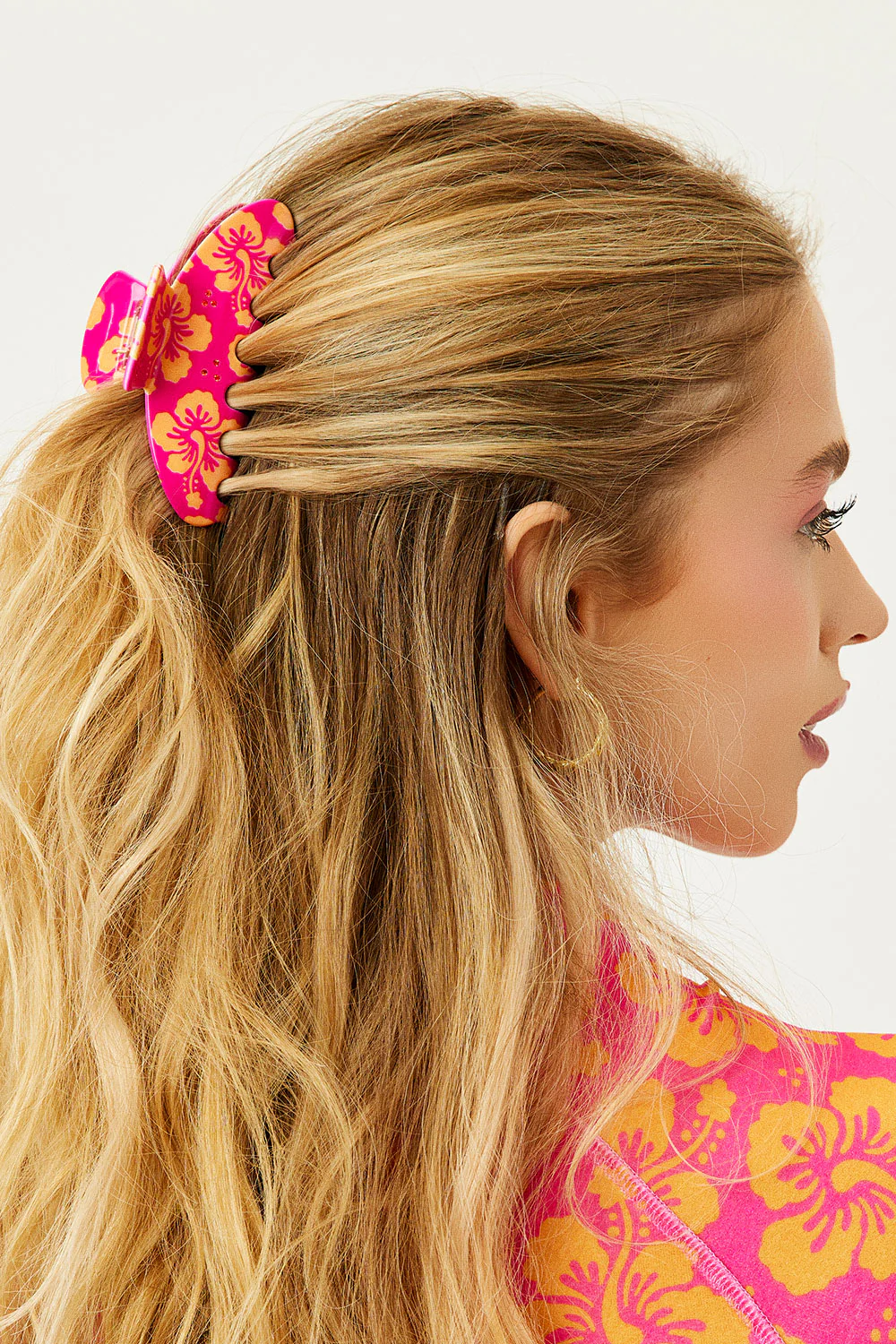 Emi Jay Big Effing Claw Hair Clip - Hibiscus Honey - Image 3