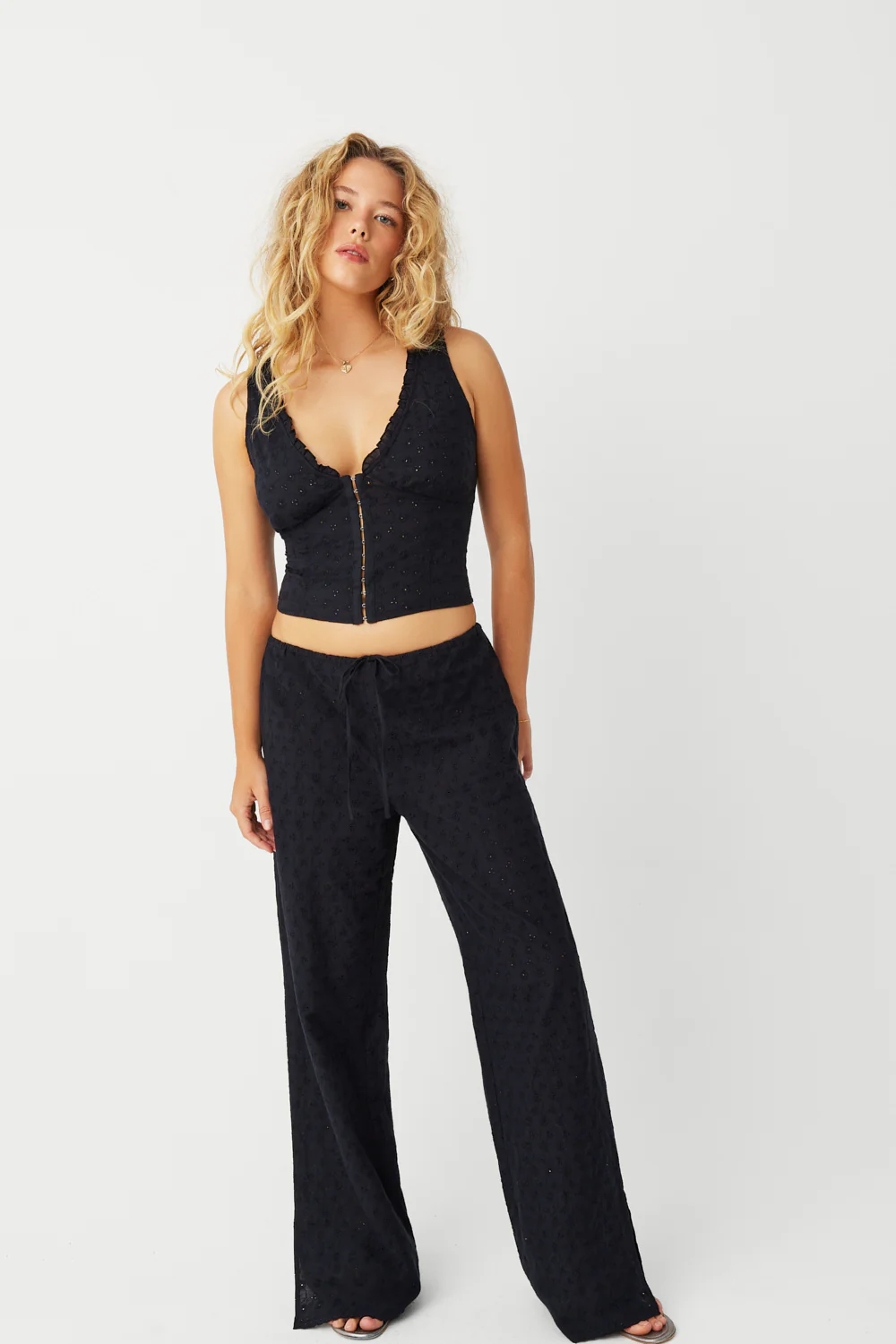 Tea Eyelet Ruffle Tank - Black - Image 3